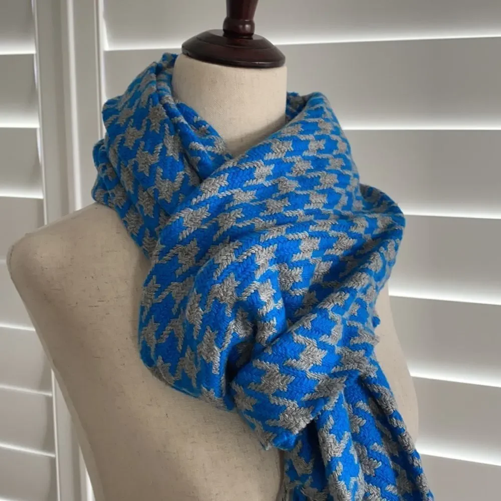 Blue & gray houndstooth Banana Republic scarf